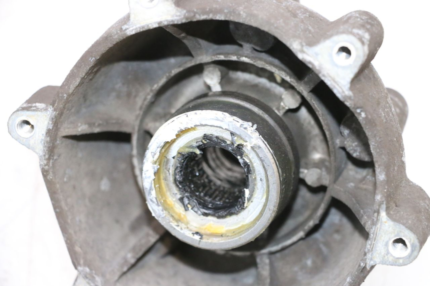 photo de FRONT WHEEL HUB PIAGGIO MP3 RL 250 (2006 - 2010) - Surface and material condition