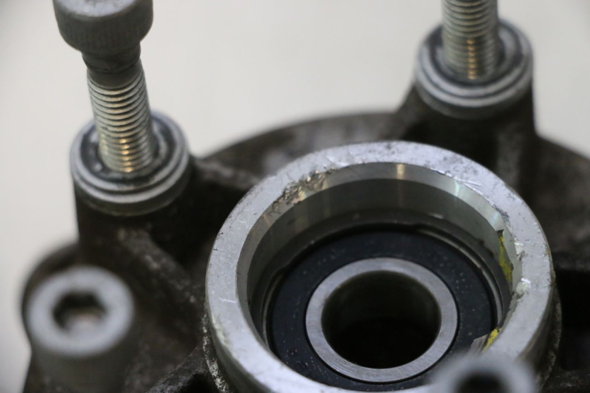 photo de FRONT WHEEL HUB PIAGGIO MP3 500 (2011 - 2015) - Zoom on usage condition