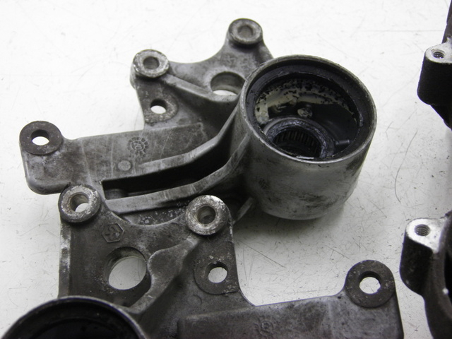 photo de FRONT WHEEL HUB PIAGGIO MP3 RL 125 (2006 - 2014) - Alternative perspective