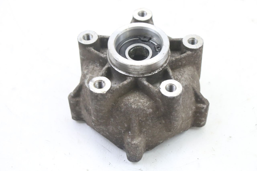 photo de FRONT WHEEL HUB PIAGGIO VESPA S 2T 50 (2007 - 2014) - Alternative perspective