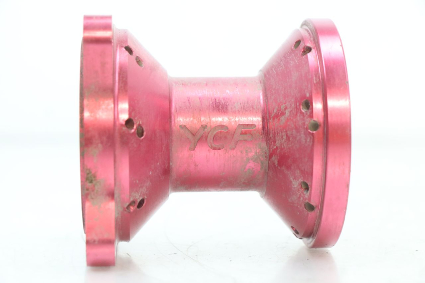 photo de FRONT WHEEL HUB YCF PIT BIKE 125 (2010 - 2018) - Main view