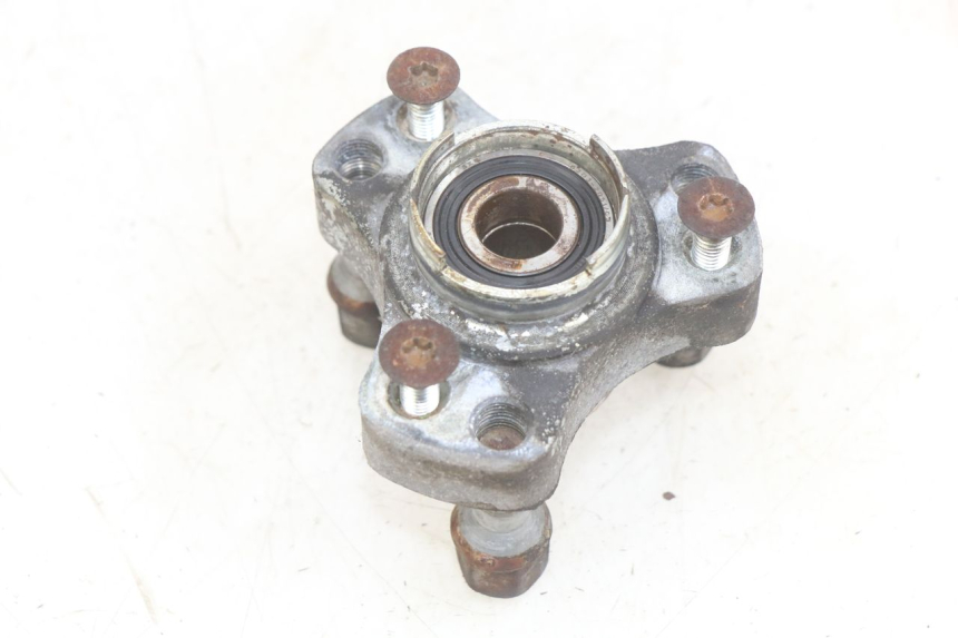 photo de FRONT WHEEL HUB PEUGEOT SPEEDFIGHT LC 50 (1996 - 2002) - Technical close-up