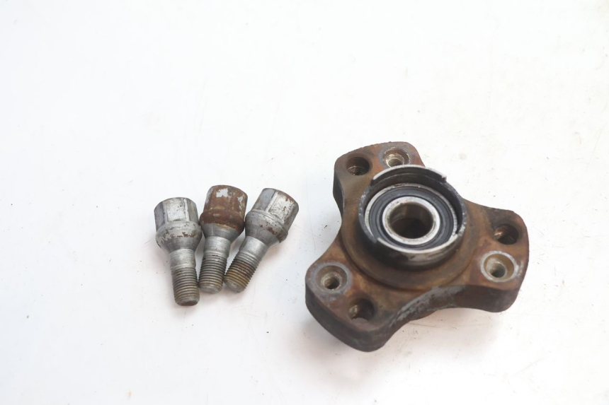 photo de FRONT WHEEL HUB PEUGEOT SPEEDFIGHT LC 50 (1996 - 2002) - Main view