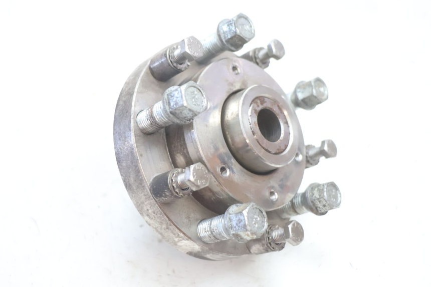 photo de FRONT WHEEL HUB BOOM TRIKE FUN 500 (2004 - 2010) - Alternative perspective