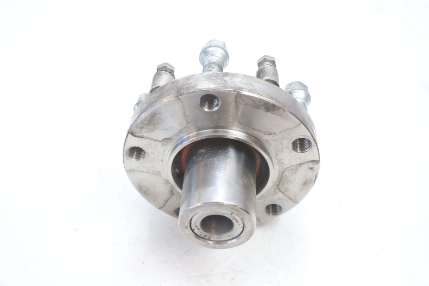 photo de FRONT WHEEL HUB BOOM TRIKE FUN 500 (2004 - 2010) - Technical close-up