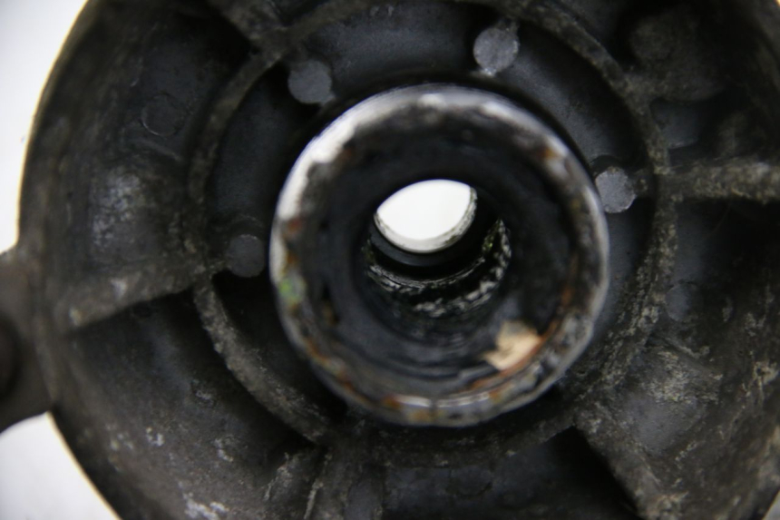 photo de FRONT WHEEL HUB PIAGGIO VESPA GRANTURISMO 125 (2003 - 2007) - Technical close-up