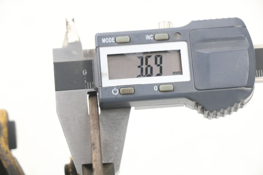 photo de FRONT WHEEL HUB SHINERAY XY150STE 150 - Zoom on usage condition