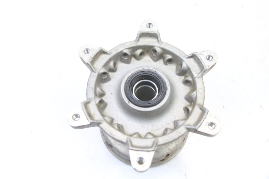 photo de FRONT WHEEL HUB YAMAHA YZ 125 (2006 - 2016) - Alternative perspective