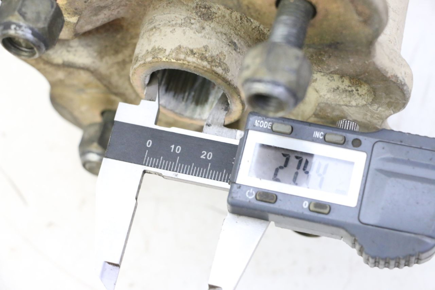 photo de FRONT WHEEL HUB YAMAHA YFM BRUIN 350 (2003 - 2009) - Component detail