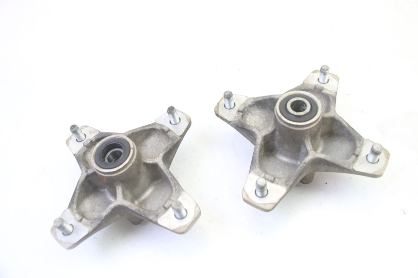 photo de FRONT WHEEL HUB YAMAHA YFM R RAPTOR 250 (2008 - 2014) - Component detail