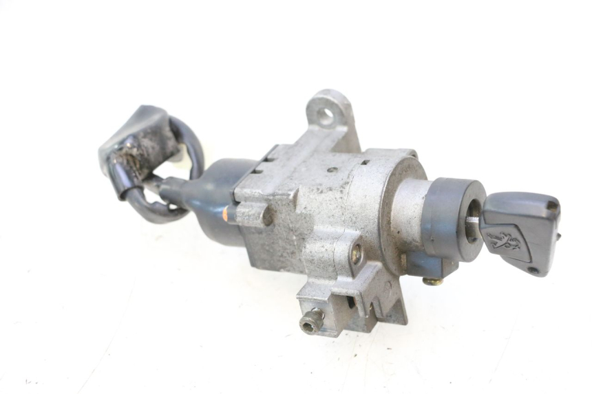 photo de IGNITION SWITCH PEUGEOT CITYSTAR 2T 50 (2018 - 2021) - Markings and original references