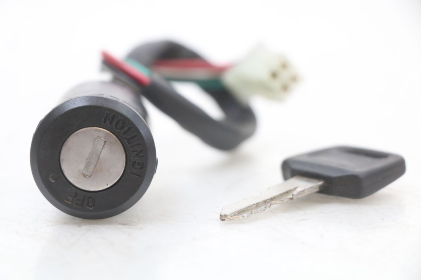 photo de IGNITION SWITCH CCR DIRT BIKE 125 - Alternative perspective