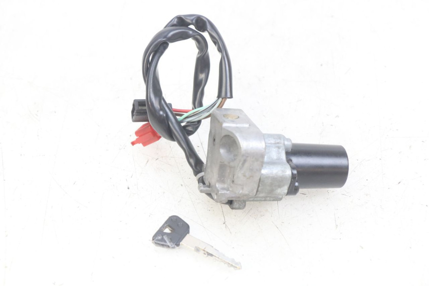 photo de IGNITION SWITCH YAMAHA FZS FAZER 600 (1998 - 2001) - Zoom on usage condition