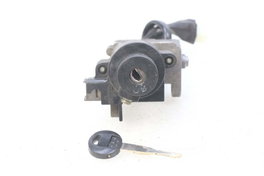 photo de IGNITION SWITCH PEUGEOT KISBEE 4T 50 (2010 - 2017) - Fixing points details