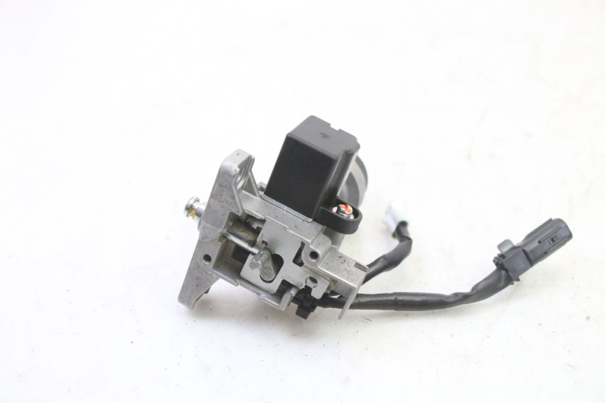 photo de IGNITION SWITCH PIAGGIO MP3 HPE 310 (2024 - 2025) - Fixing points details