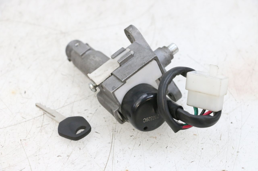 photo de IGNITION SWITCH SYM ORBIT 2 4T 50 (2008 - 2017) - Zoom on usage condition
