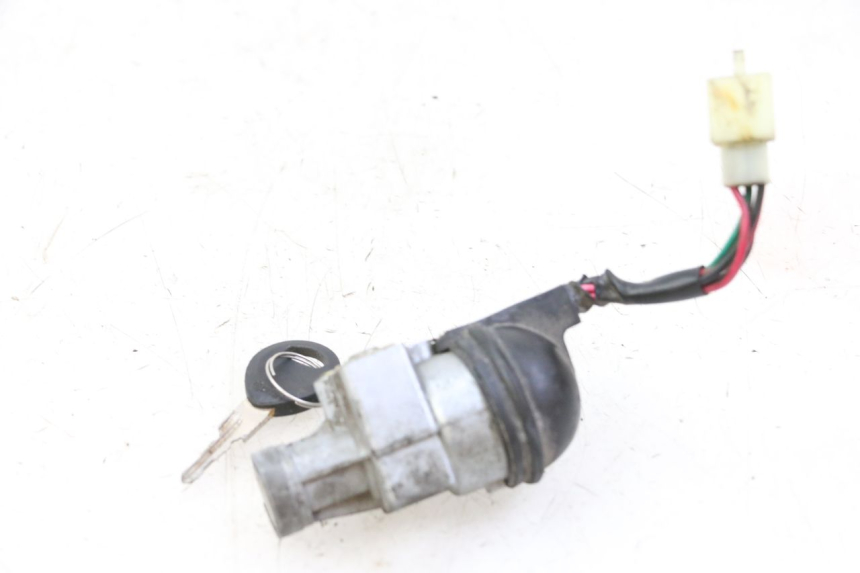 photo de IGNITION SWITCH PEUGEOT LUDIX 50 (2008 - 2017) - Zoom on usage condition