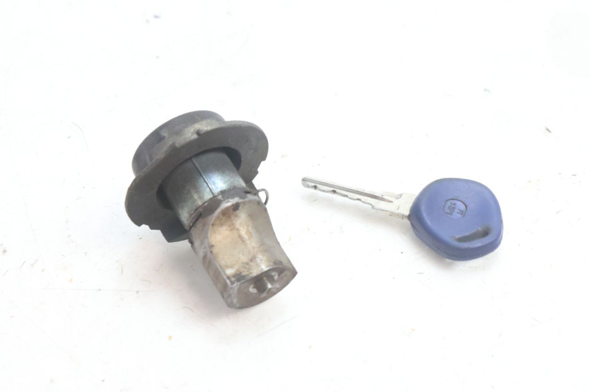 photo de IGNITION SWITCH GILERA RUNNER SP 50 (2002 - 2004) - Alternative perspective