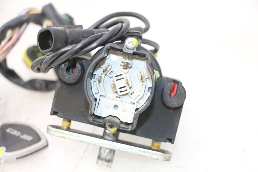 photo de IGNITION SWITCH CAN-AM SPYDER RS 1000 (2008 - 2012) - Distinctive features