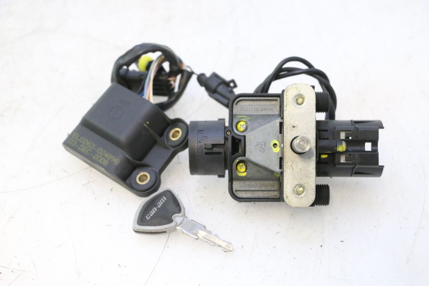 photo de IGNITION SWITCH CAN-AM SPYDER RS 1000 (2008 - 2012) - Alternative perspective