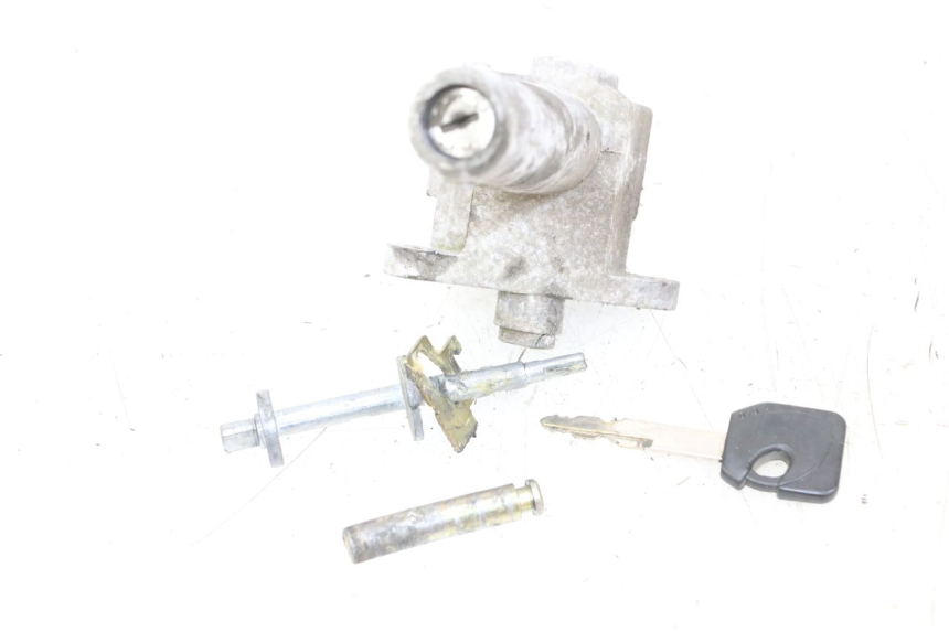 photo de IGNITION SWITCH SYM ORBIT 2 4T 50 (2008 - 2017) - Alternative perspective