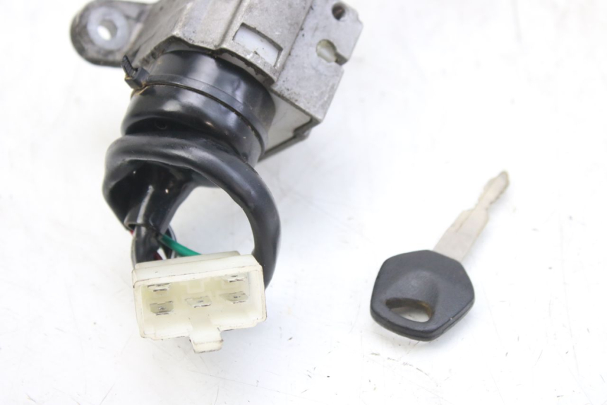 photo de IGNITION SWITCH PEUGEOT TWEET 4T 50 (2010 - 2014) - Zoom on usage condition