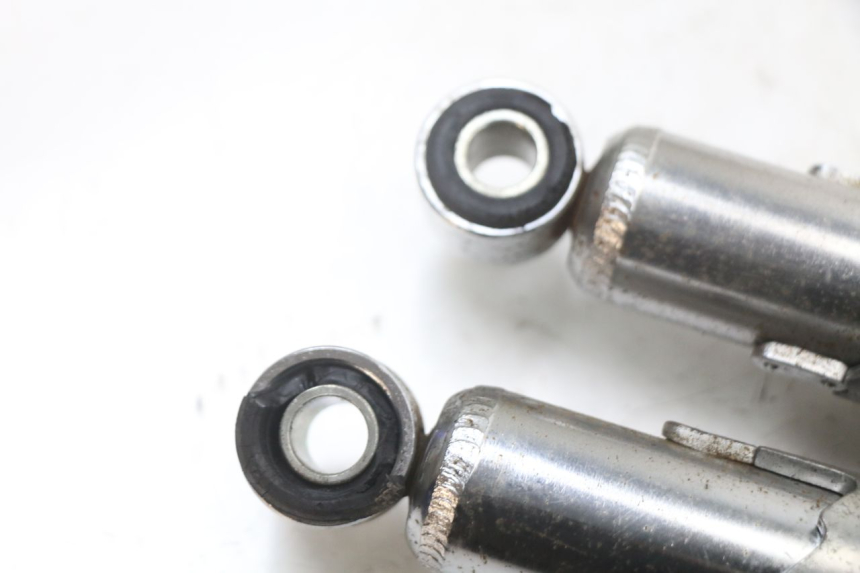 photo de REAR SHOCK ABSORBER SUZUKI GSX E 250 (1982 - 1983) - Technical close-up