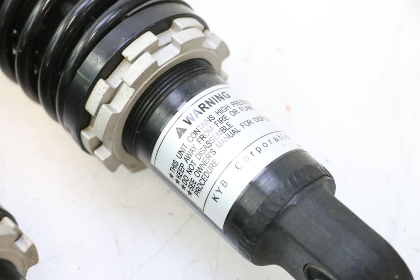 photo de REAR SHOCK ABSORBER PIAGGIO MP3 HPE 530 (2022 - 2026) - Alternative perspective