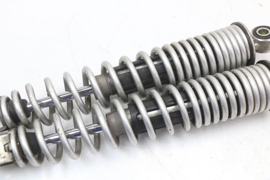 photo de REAR SHOCK ABSORBER PAIR HONDA PCX (JF28) 125 (2009 - 2011) - Technical close-up