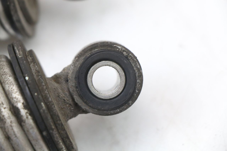 photo de REAR SHOCK ABSORBER PAIR HONDA PCX (JF28) 125 (2009 - 2011) - Surface and material condition