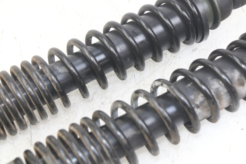 photo de REAR SHOCK ABSORBER PAIR PIAGGIO VESPA GRANTURISMO 125 (2003 - 2007) - Technical close-up