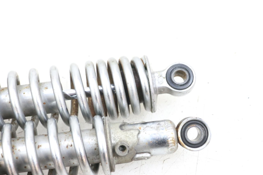 photo de REAR SHOCK ABSORBER SUZUKI VL INTRUDER 125 (2004 - 2007) - Technical close-up