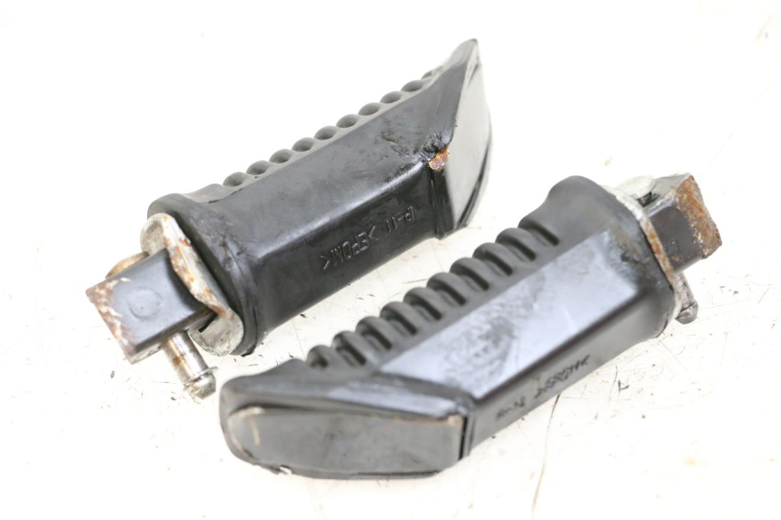 photo de PAIR REAR FOOTRESTS SUZUKI ADDRESS 110 (2015 - 2020) - Alternative perspective