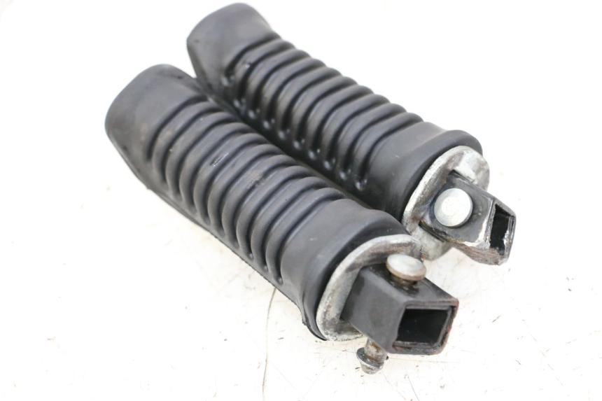 photo de PAIR REAR FOOTRESTS SUZUKI ADDRESS 110 (2015 - 2020) - Technical close-up