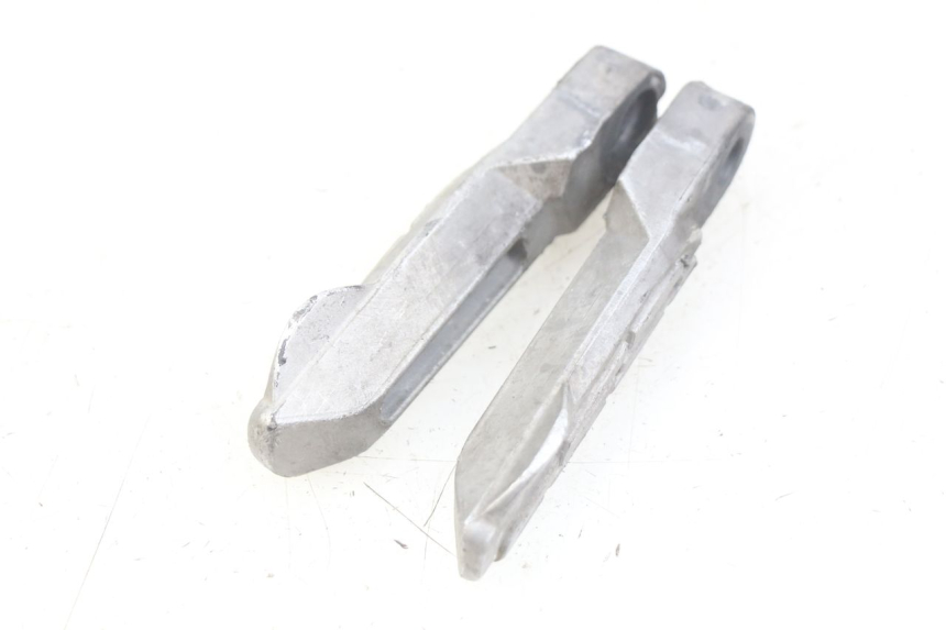 photo de PAIR OF REAR FOOTRESTS KYMCO AGILITY 16+ 4T 50 (2018 - 2023) - Component detail