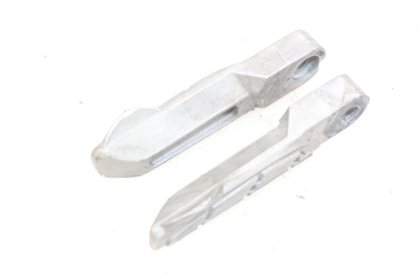 photo de PAIR OF REAR FOOTRESTS KYMCO AGILITY 16+ 4T 50 (2018 - 2023) - Component detail