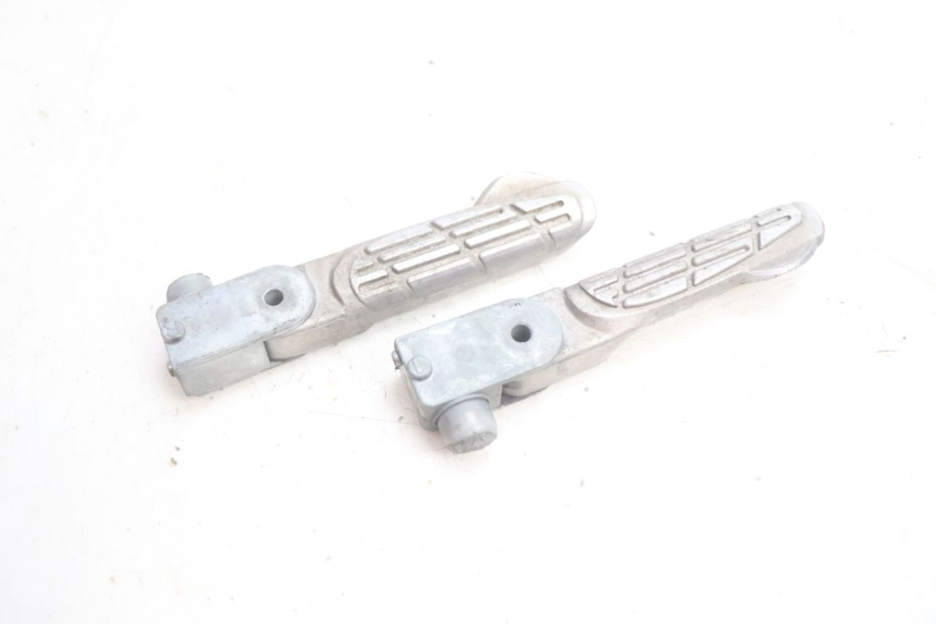 photo de PAIR REAR FOOTRESTS KYMCO AGILITY CITY 2T 50 (2008 - 2016) - Technical close-up