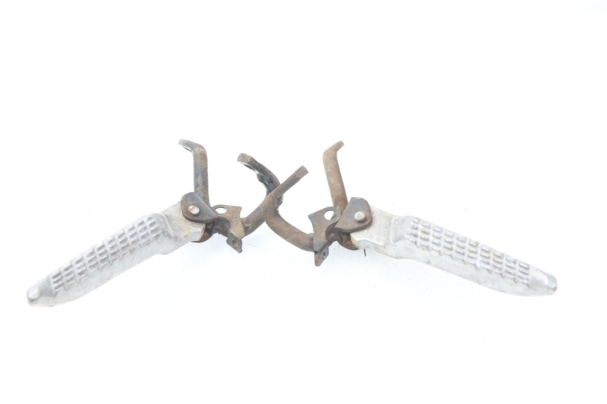 photo de PAIR OF REAR FOOTRESTS JONWAY AZTRAL 125 (2008 - 2017) - Component detail