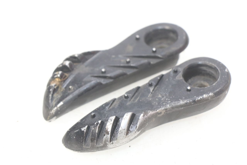 photo de PAIR OF REAR FOOTRESTS MBK BOOSTER SPIRIT 50 (2004 - 2017) - Alternative perspective