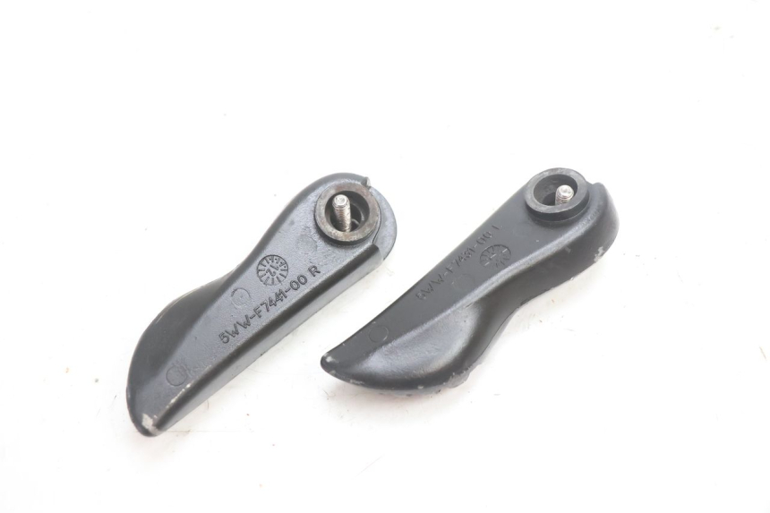 photo de PAIR OF REAR FOOTRESTS MBK BOOSTER SPIRIT 50 (2004 - 2017) - Alternative perspective