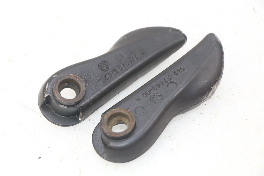 photo de PAIR OF REAR FOOTRESTS MBK BOOSTER SPIRIT NAKED 50 (2004 - 2017) - Component detail