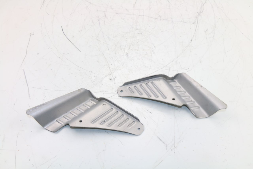 photo de PAIR REAR FOOTRESTS BAOTIAN BT 49 QT-9 50 (2006 - 2010) - Component detail