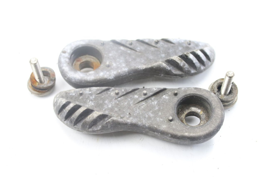 photo de PAIR OF REAR FOOTRESTS YAMAHA BW'S EASY 50 (2013 - 2016) - Technical close-up