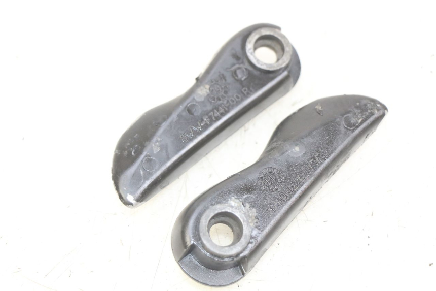 photo de PAIR OF REAR FOOTRESTS YAMAHA BW'S EASY 50 (2013 - 2016) - Component detail