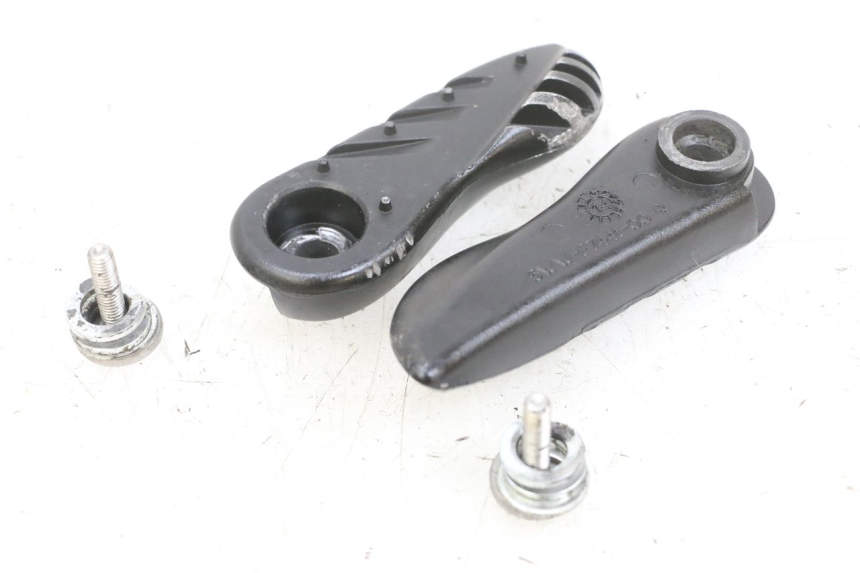 photo de PAIR OF REAR FOOTRESTS YAMAHA BW'S EASY 50 (2013 - 2016) - Component detail