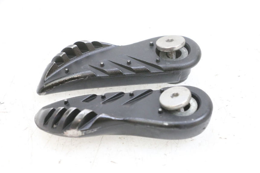 photo de PAIR OF REAR FOOTRESTS YAMAHA BW'S EASY 50 (2013 - 2016) - Fixing points details