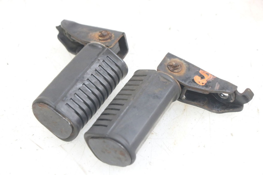 photo de PAIR OF REAR FOOTRESTS HONDA CA REBEL 125 (1995 - 2001) - Component detail