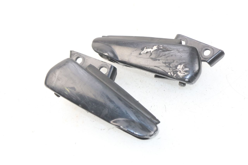 photo de PAIR REAR FOOTRESTS PIAGGIO CARNABY 125 (2007 - 2011) - Alternative perspective