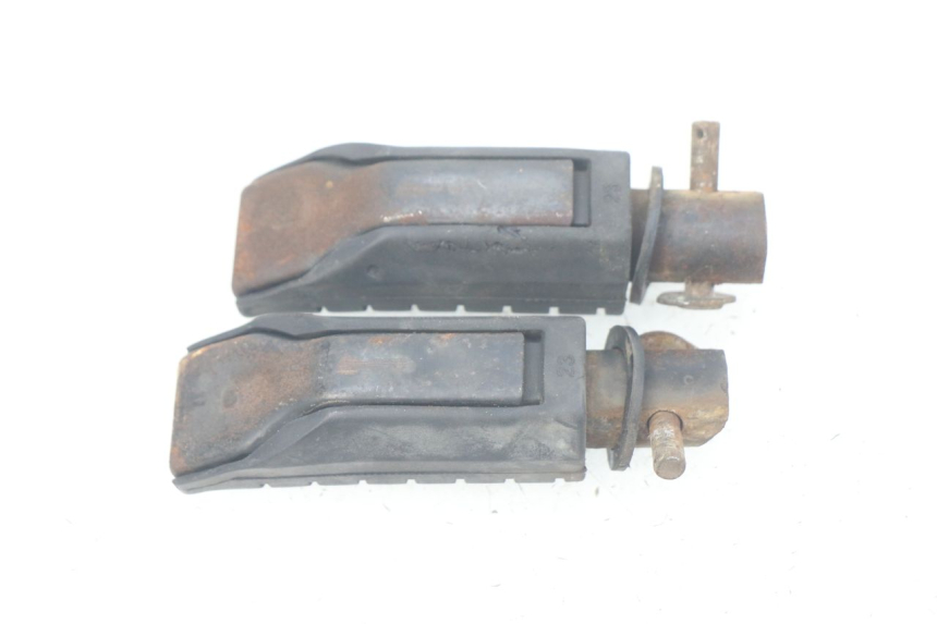 photo de PAIR REAR FOOTRESTS HONDA CBR R 125 (2003 - 2006) - Alternative perspective