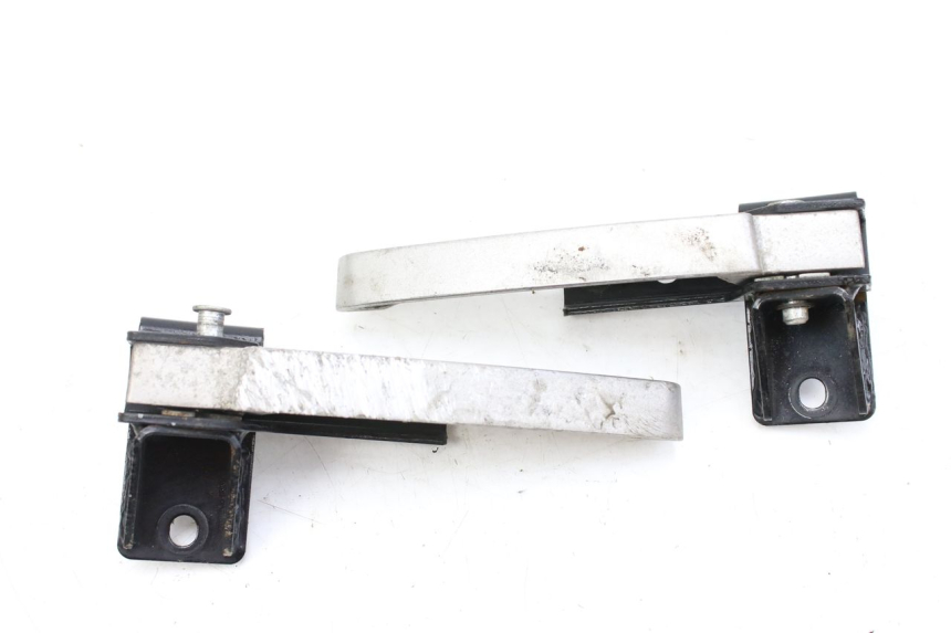 photo de PAIR OF REAR FOOTRESTS PEUGEOT CITYSTAR 125 (2011 - 2017) - Alternative perspective